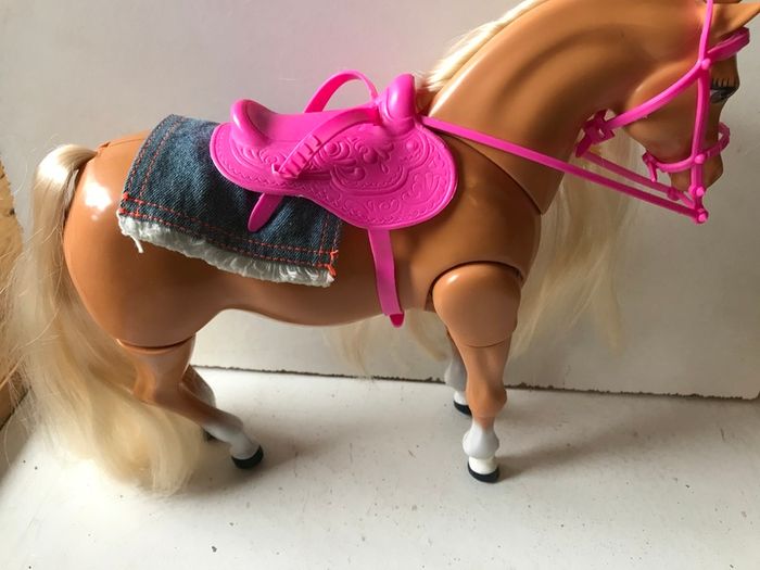 Vintage Barbie Horse Sprint