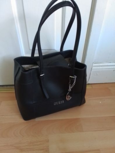 GUESS Handbag/Stylish Guess Handbag.....Price Drop