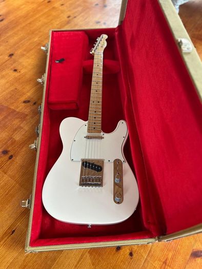 Fender Telecaster 2012 Arctic White with case