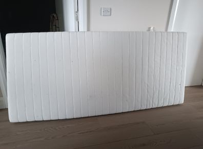 Single bed mattress