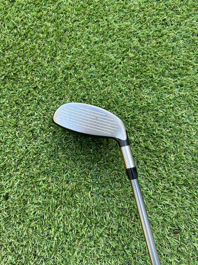 Left handed golf clubs