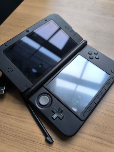 Nintendo 3DS XL with Pokemon Y