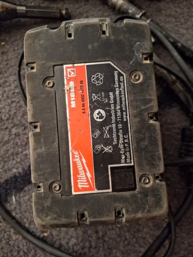 Milwaukee M18 CRAD2 Angle Drill + 9Ah Battery +charger