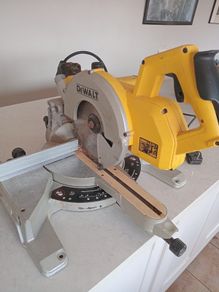 Dewalt mitre saw