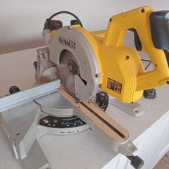 Dewalt mitre saw