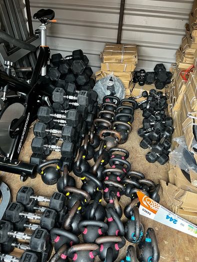 Hex rubber dumbbells & cast iron kettlebells