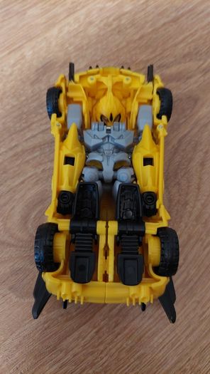 Transformer / toy / bumblebee
