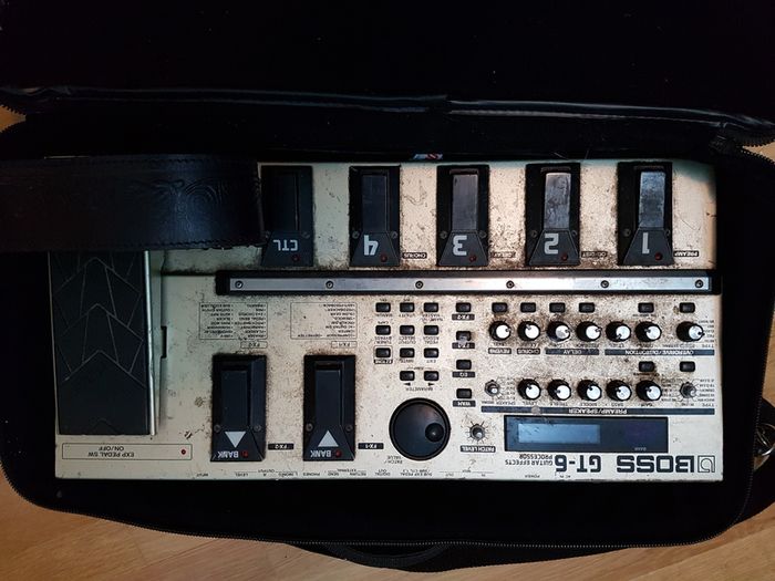 Boss GT-6 guitar pedal board