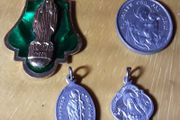 group of  four vintage religious medals (g), tub 3