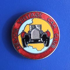 DEVON VINTAGE CAR CLUB - an early membership enamel badge (1970's). A scarce & large badge. 35mm dia.