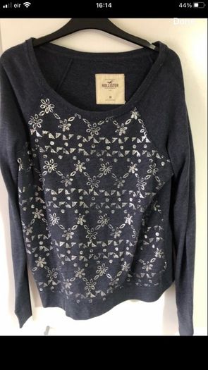 Ladies hollister sweater size M