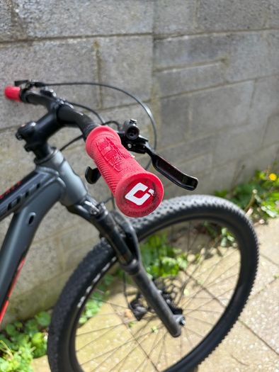 Scott Scale 970 Mountain Bike (Very Good Condition)