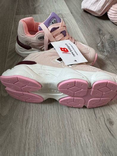 New Balance 9060