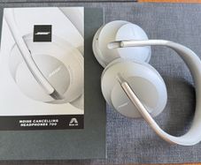 Bose 700 noise cancelling headphones