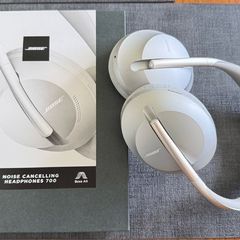 Bose 700 noise cancelling headphones