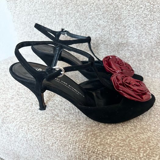 Kennel und Schmenger black peep toe heels