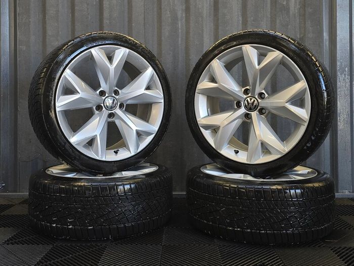 Genuine Set of 4 Volkswagen Prisma Alloy Wheels