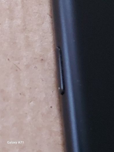 Apple Iphone 7, 32GB, Black, Battery Health 91%, Some screen damage but works fine. Activation lock removed on this phone