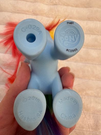 Hasbro 2016 G4 My Little Pony The Movie Rainbow Dash Brushable Hair approx. 6 Inches Dirty Damaged Her hair in some kind of glue Please see photos