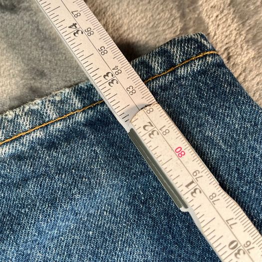 Levis 501 Vintage Made in UK W33 L32 Light Wash Blue Jeans 90s - Distressed