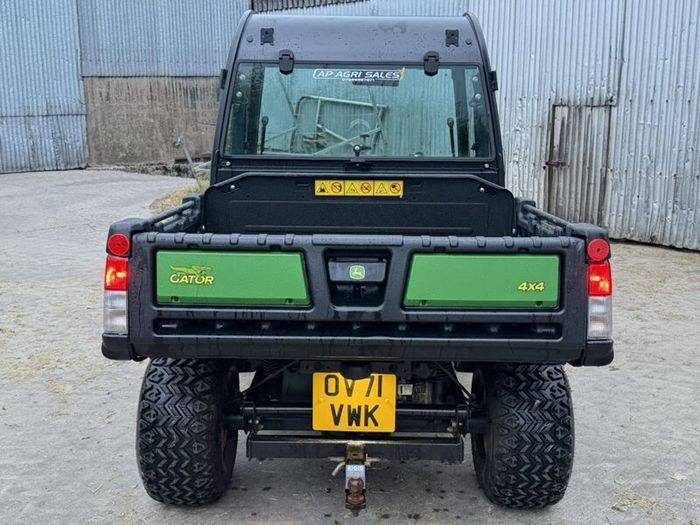 2022 John Deere Gator Hpx815e
