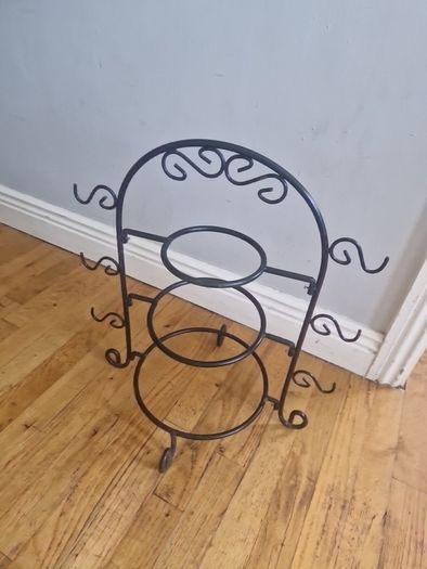cake stand