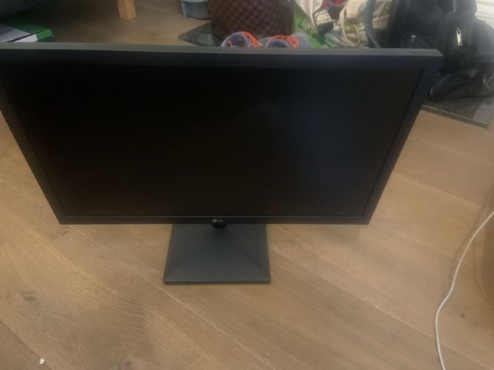LG monitor