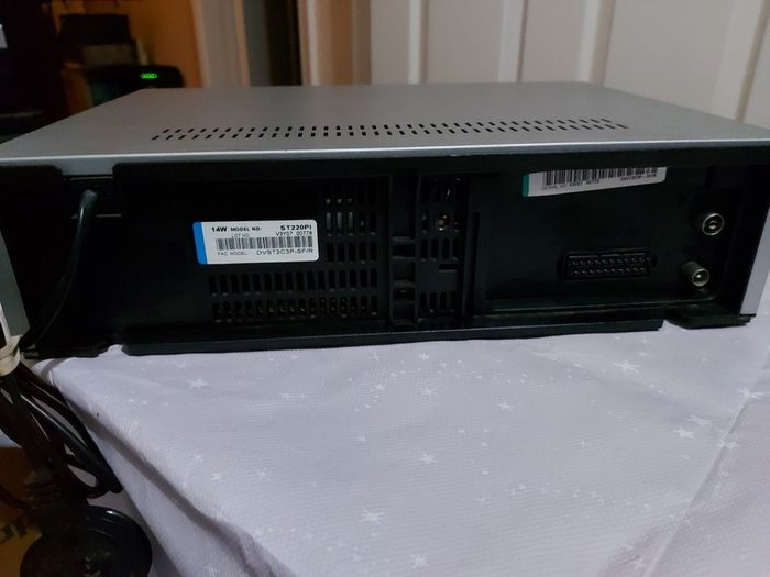 DAEWOO VHS Player, Silver, Model No. ST220PI, in excellent condition, seems to be working fine