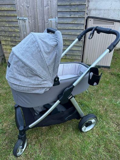 Mamas and Papas pram + Cybex seat and isofix bundle
