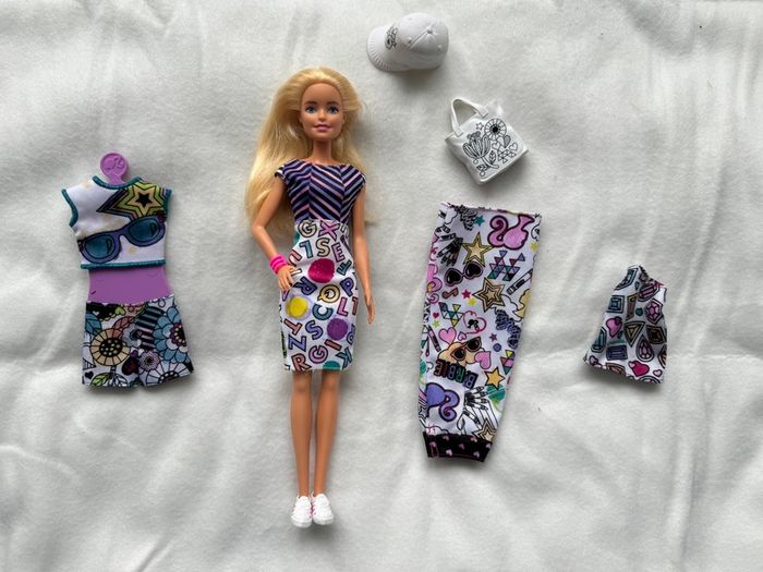 Barbie Crayola Mattel Color In Fashions Blonde FPH90 Used  Please look the pictures