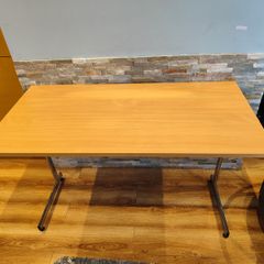 Office desk, collapsible legs