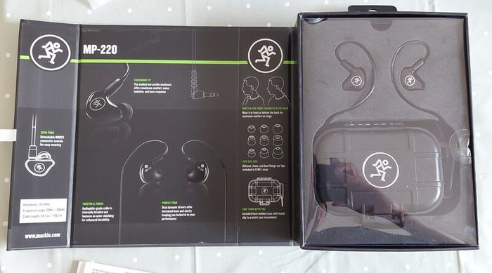 Mackie MP-220 in ear monitors