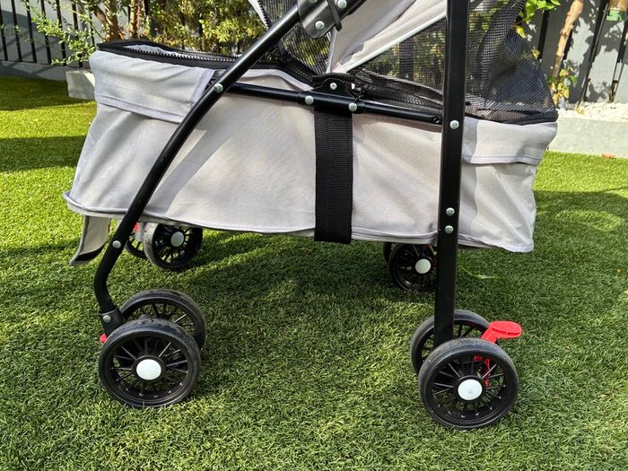 Dog stroller