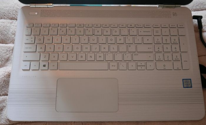 Hp Pavilion laptop i5-6200 - 8GB RAM GB 256 NVME SSD. Windows 10