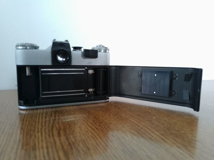 Zenit E Pentacon 4/200 Vintage SLR camera USSR Soviet Russian 35 mm KMZ Refurbished 800154634
