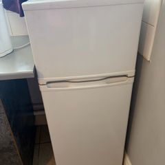 Fridge freezer and cooker