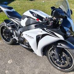 Honda Fireblade 1000rr 5200 or Nearest Offer