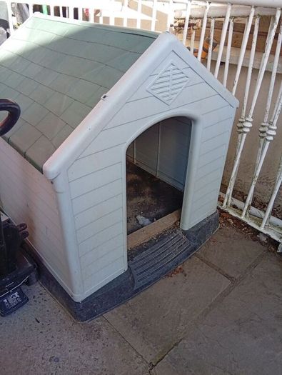 Dog kennel