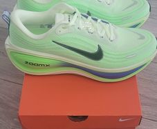 Nike Vomero Plus UK 11