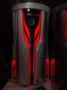 MegaSun Pure Energy 5.0 Vertical Sunbed Mint Condition