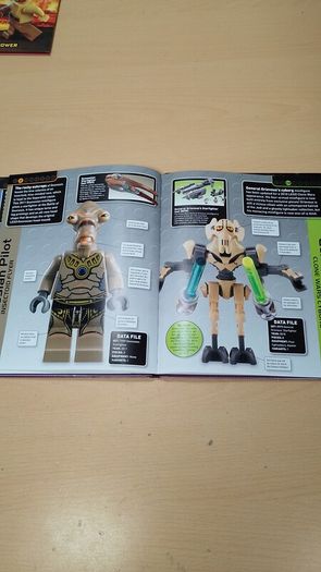 LEGO Star Wars Rise Of The Sith and Dookus Army Books