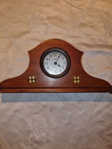 Antique mantel clock