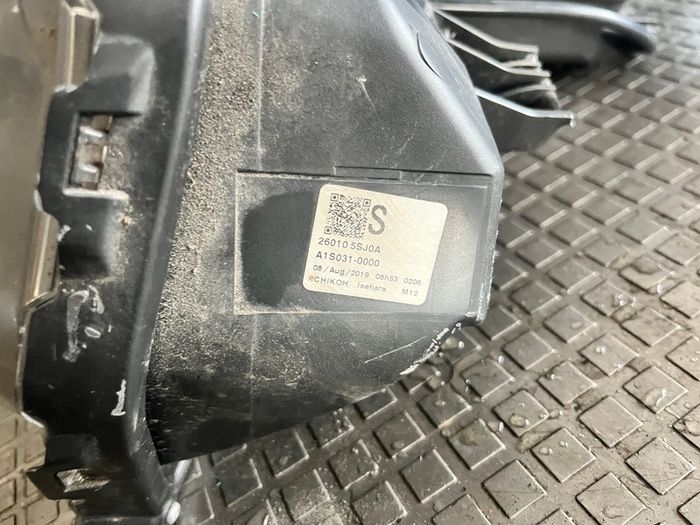 Headlight Nissan Leaf