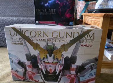 Unicorn Gundam Full Psycho-Frame Prototype Mobile Suit Perfect Grade with LED Unit