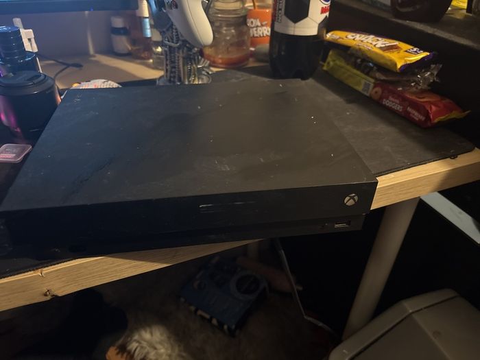 xbox one x, full working order.