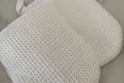 2 Face Cleansing Mits