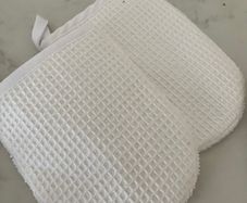2 Face Cleansing Mits