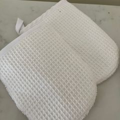 2 Face Cleansing Mits