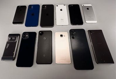 Phones for parts (NOT TESTED)