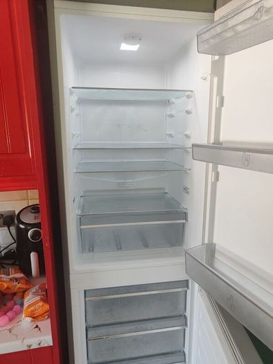 Fridge and freezer
